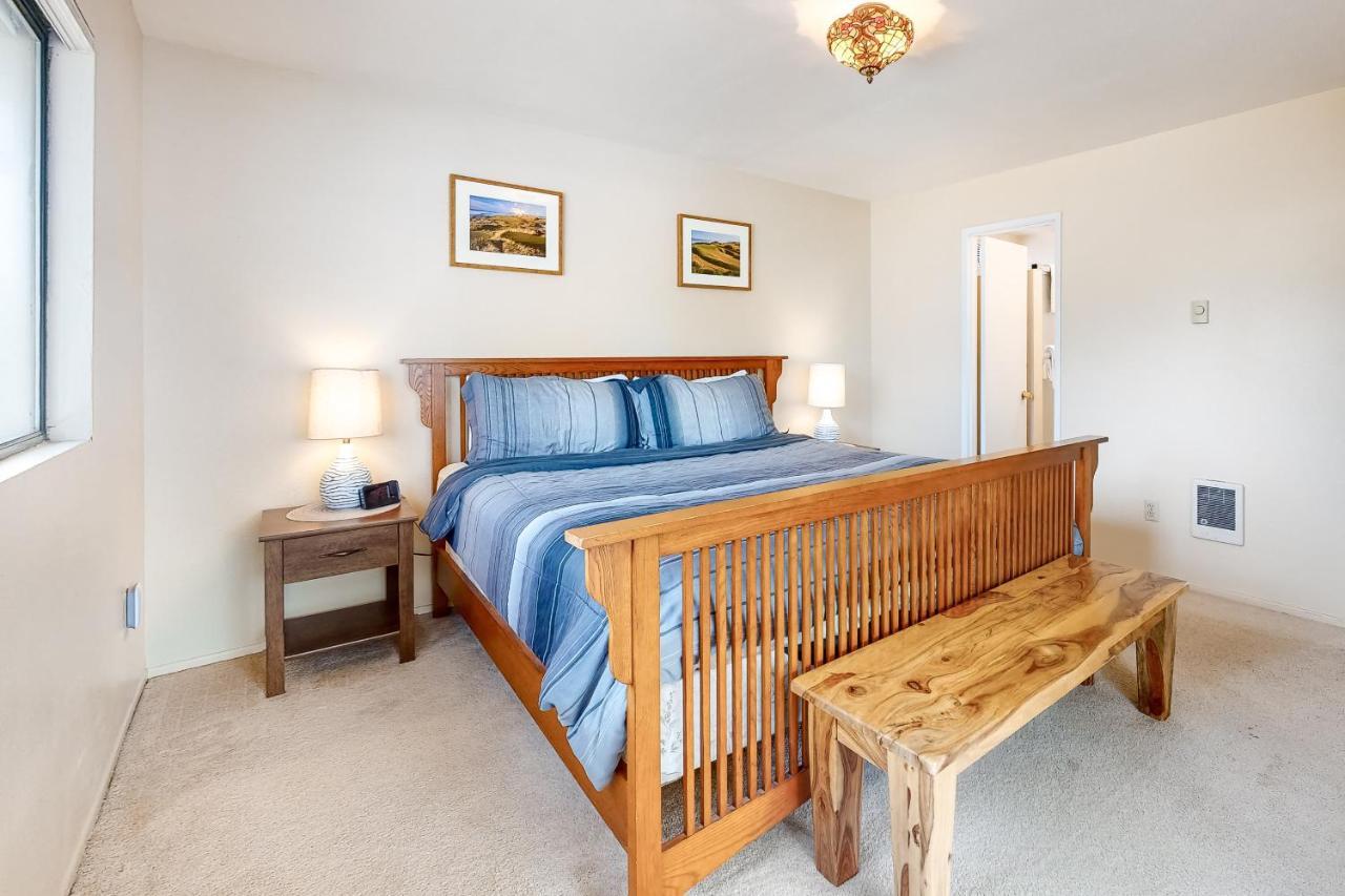 Holiday home Tidal Links - 4 Bed 3 Bath Vacation In Dunes Bandon